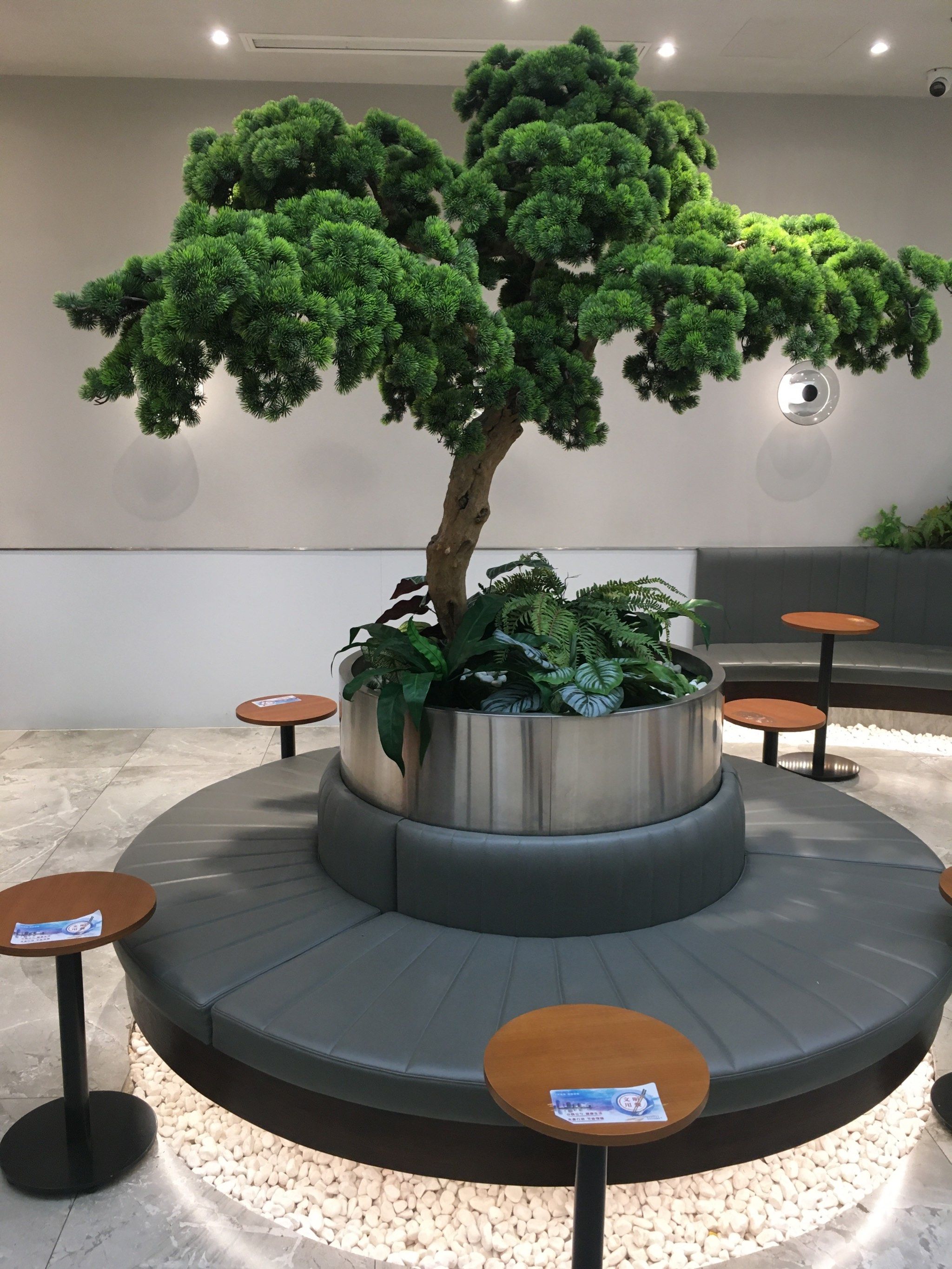 奶茶店的悠閑時(shí)光 座位安排的藝術(shù)與巧思